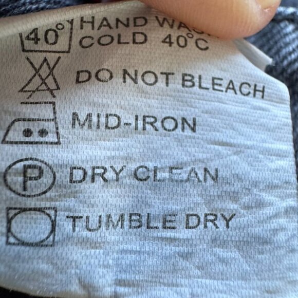 Dissh Faded Wash Black Denim Rolled Cuffed Sumer Shorts Size 8 - Picture 5 of 6